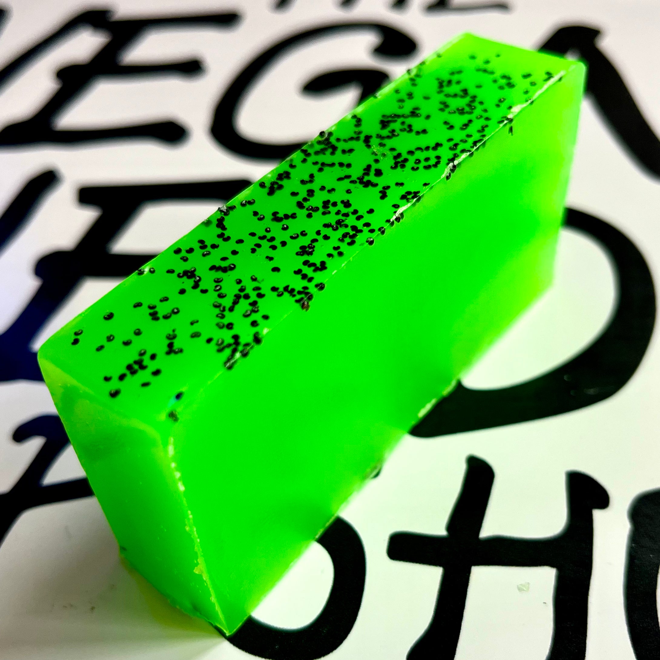 Kiwi - Pastilla de Jabón Théo's Planet 110g
