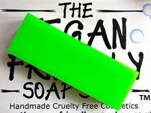 Cargar imagen en el visor de la galería, Lima De Coco - Pastilla De Jabón Théo&#39;s Planet 110g