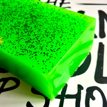 Cargar imagen en el visor de la galería, Kiwi - Pastilla de Jabón Théo&#39;s Planet 110g