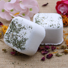 Cargar imagen en el visor de la galería, Peppermint and Eucalyptus &#39;Kick Start&#39; - 5 x Shower Steamers (60g e)