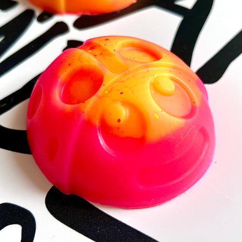 Edición Especial Mariquita, 'Explosión de Flores' - Théo's Planet Jabón en Pastilla 60g